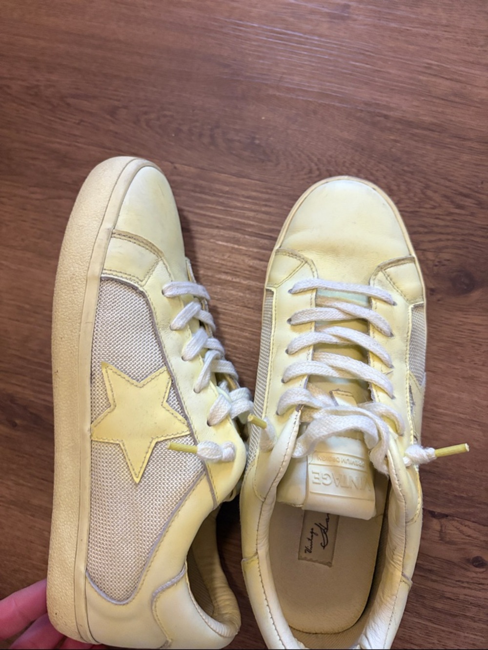 Vintage Havana Low-Top Yellow Star Accent Sneakers
